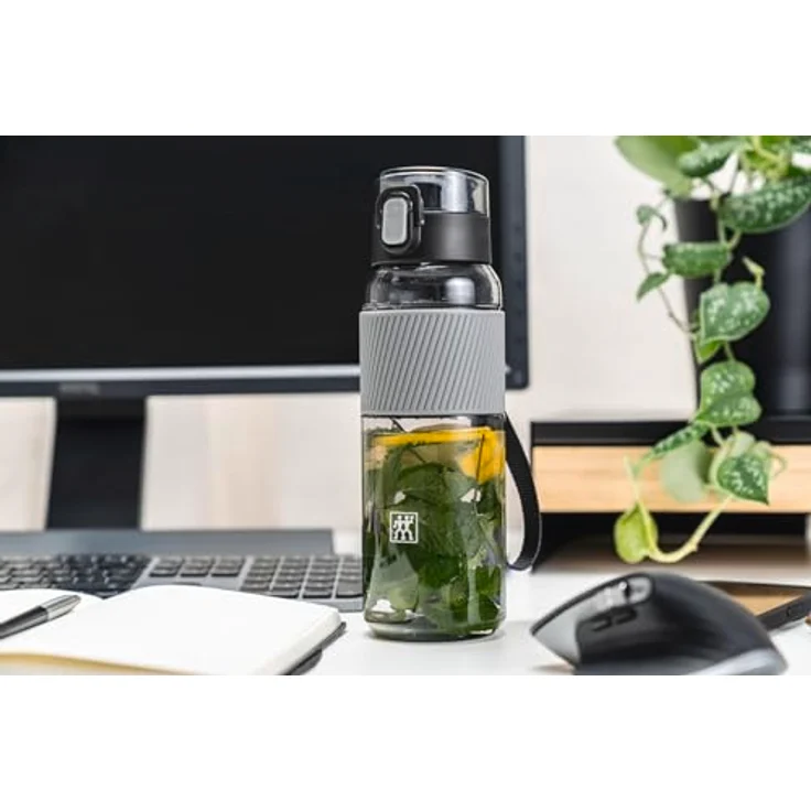 Zwilling Trinkflasche Bottle, 680 ml bruchsicheres Tritan mit herausnehmbarem Fruchtsieb, auslaufsicher – Bild 7