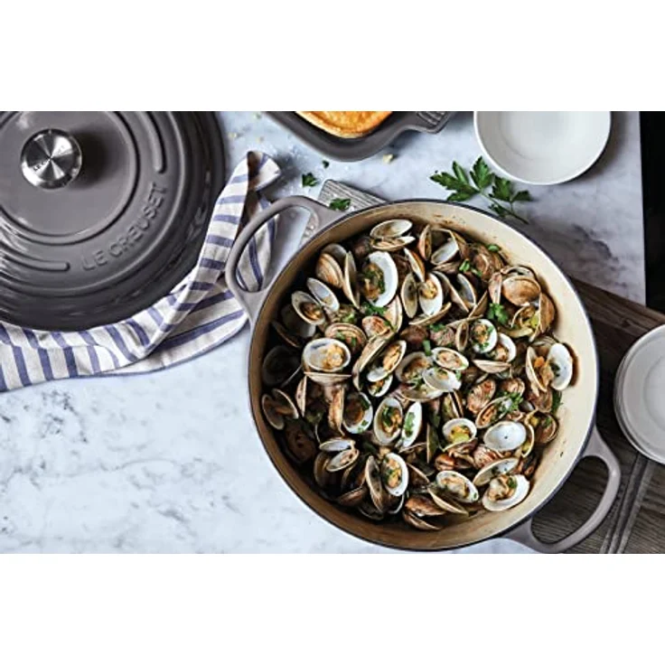 Le Creuset Signature Gusseisen-Bräter mit Deckel, Ø 24 cm, Rund, Für alle Herdarten und Induktion geeignet, Volumen: 4,2 l, Flint – Bild 6