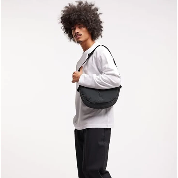 Got Bag Cloud Moon Bag small, Umhängetasche aus recyceltem Nylon, 4l, schwarz monochrome, wasserabweisend – Bild 6
