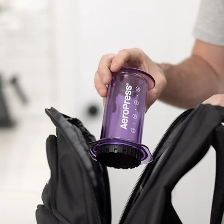 AeroPress Clear Violette Kaffeepresse – 3-in-1 Kaffeemaschine kombiniert French Press & Espresso – Vollmundiger Kaffee ohne Bitterkeit – Tragbare Mini-Kaffeemaschine für Camping & Reisen, Violett – Bild 4