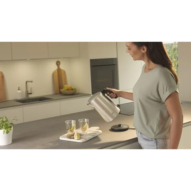Braun Identity Collection WK5200BK, Elektrischer Wasserkocher aus Edelstahl, 1,7L, 2200W, 360° drehbarer Sockel, Wasserstandsanzeige, Kabelaufwicklung, Grau – Bild 4
