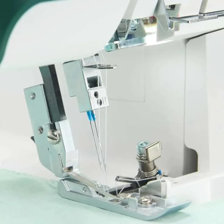 PFAFF Overlock-Nähmaschine admire 3000, 4 Fäden & 16 Stiche, LED-Ausleuchtung, gleichmäßiger Differentialtransport, bis zu 1500 Stiche/Minute – Bild 7