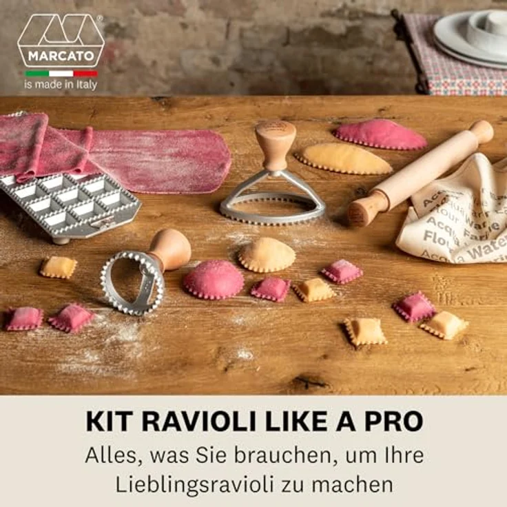Marcato Ravioli Brett Set Wie ein Profi, inkl. 24er Ravioliform, Nudelholz, Küchentuch und internationalem Rezeptbuch – Bild 2