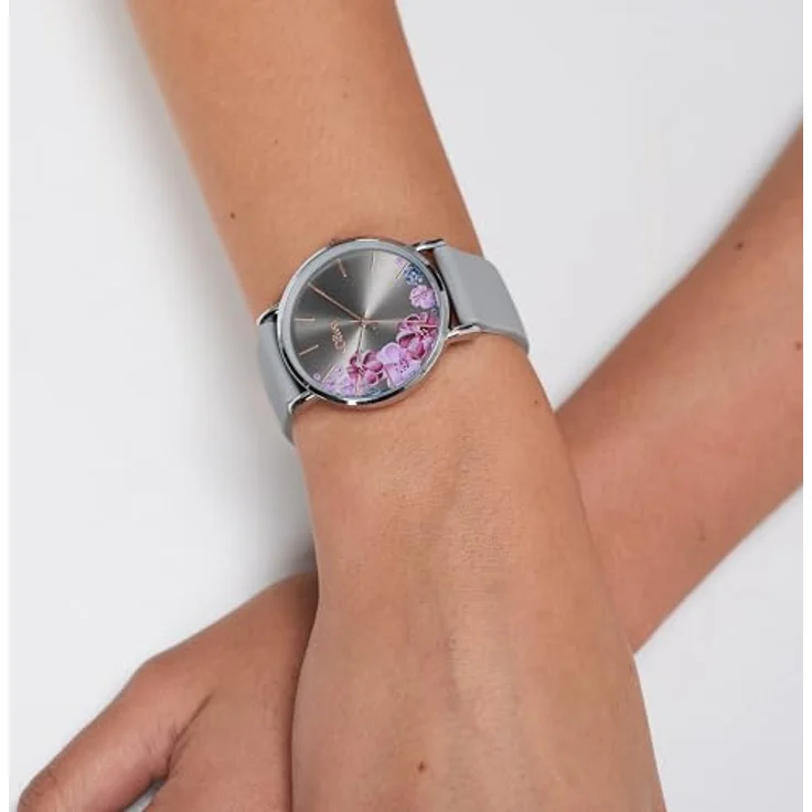 s.Oliver Damen Analog Quarz Armbanduhr SO-3707-PQ, silbernes Metallgehäuse Ø 36 mm, graues Silikonarmband, 3 ATM wasserdicht – Bild 5
