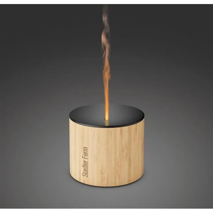 Stadler Form Aroma Diffuser Nora mit Bambus-Gehäuse und Aluminiumdeckel für drinnen und draussen, verströmt ätherische Öle und bezaubert mit Flammen-Effekt kabellos bis 7 h