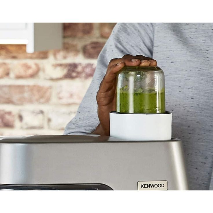 Kenwood AT320 Kräuter- und Gewürzmühle, Zubehör für Kenwood Küchenmaschinen, elektrische Kräutermühle für frische und getrocknete Kräuter und Gewürze, inkl. 4 Glasbehälter mit Deckel, weiß – Bild 6