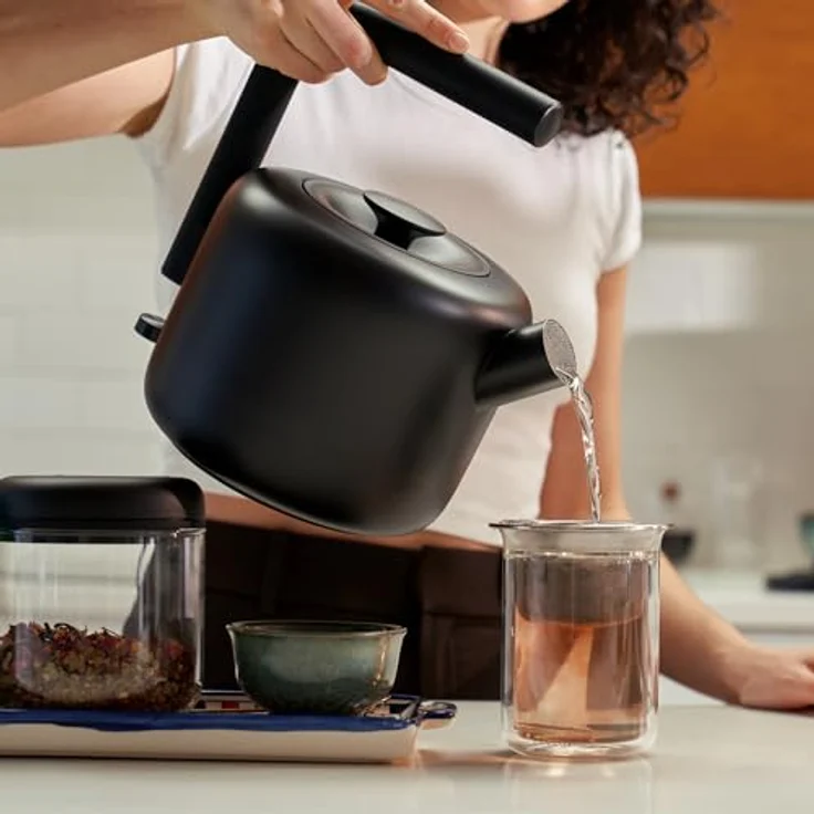Fellow Clyde Electric Kettle - 1,5 Liter Kapazität - Stainless Steel, Modern Twist On Stovetop Design - Warm Water for Ramen, Oatmeal, Tea, Coffee & more - Large Capacity – Bild 2