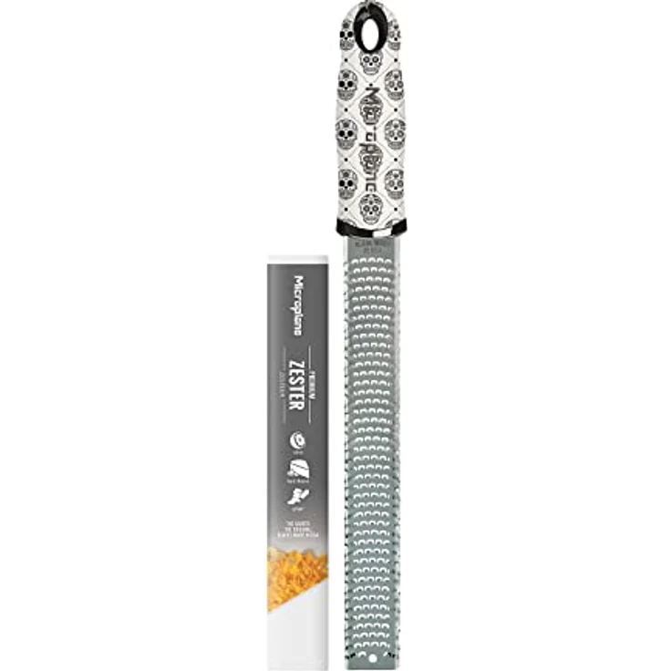 Microplane Zester Küchenreibe in Skull für Zitrusfrüchte, Parmesan, Ingwer, Schokolade & Muskatnuss mit feiner Edelstahlklinge - Made in USA – Bild 1