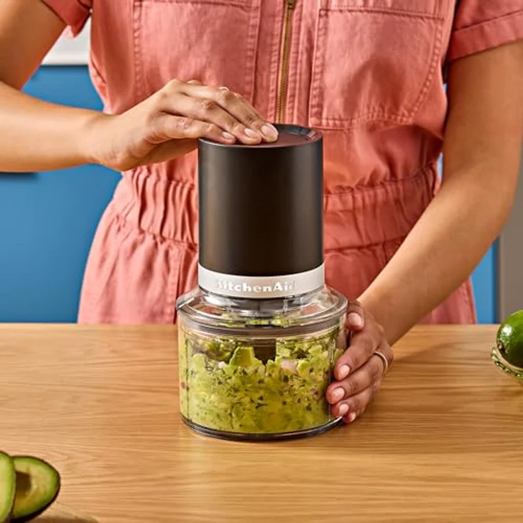 KitchenAid Go Cordless Top-Down-Zerkleinerer 5KTCR350BM, kompaktes Design mit 0,83 l Fassungsvermögen, Edelstahl-S-Messer, ohne Akku – Bild 2
