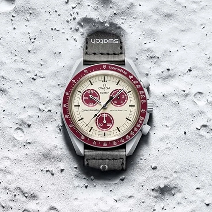 Swatch Chronograph Swatch x Omega Bioceramic Moonswatch Mission to Pluto, Grau mit Bordeaux-Tönen, Super-LumiNova® Ausstattung - Preisvergleich – Bild 3