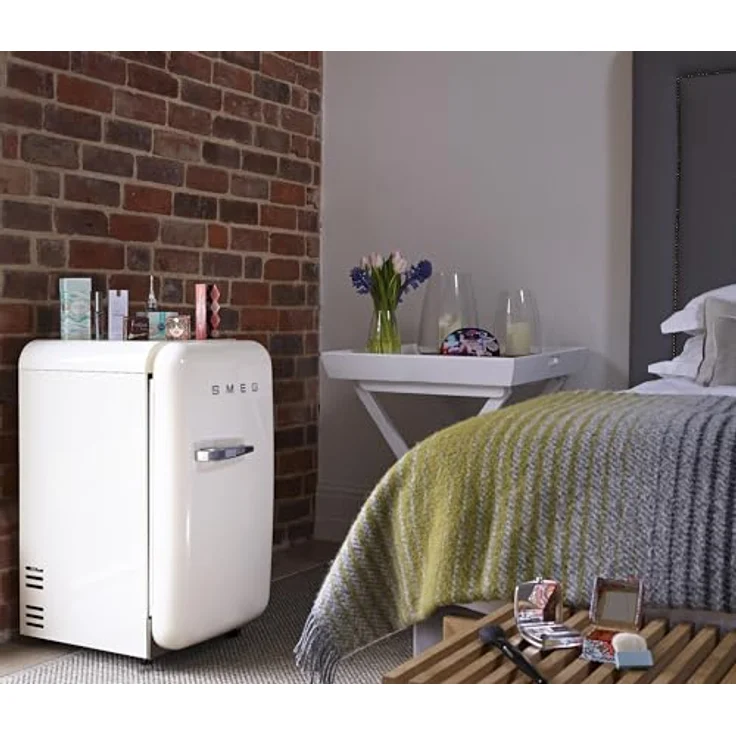 Smeg FAB5RCR6, Minikühlschrank creme, 34 Liter Nutzinhalt, Geräuschemissionsklasse C, umweltfreundliches Kühlgas R600a – Bild 3