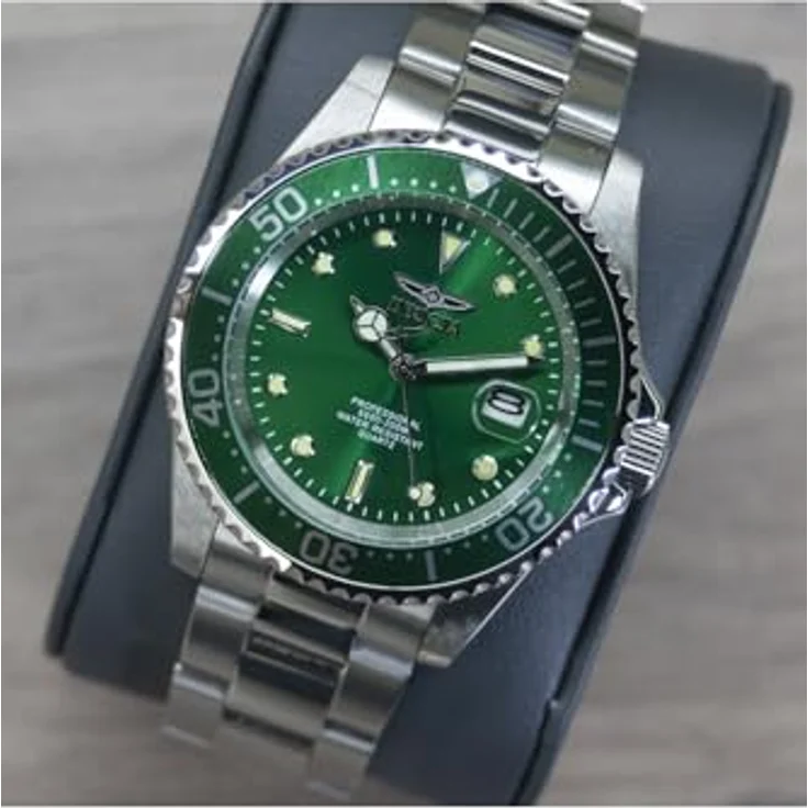 Invicta Pro Diver Edelstahl Herren Quarzuhrwerk, 40mm, Champagnerfarbe Zifferblatt, 20 bar Wasserdichtigkeit, Disney Limited Edition - Mickey Mouse – Bild 5