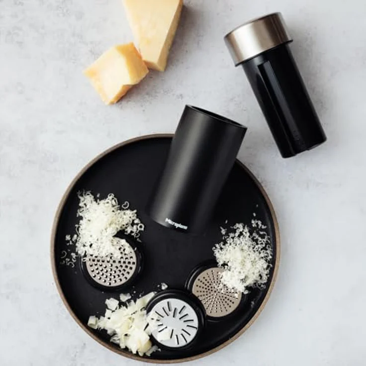 Microplane Universal Mill Edelstahlreibe mit Deckel | Ideal für Käse, Schokolade, Knoblauch, Nüsse, Samen, Kokosnuss und Gewürze | Präzises und einfach zu bedienendes Küchenwerkzeug – Bild 3