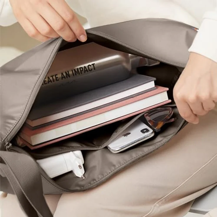 Got Bag Umhängetasche, wasserabweisendes Raumwunder aus recyceltem Ocean Impact Plastic, 12 Liter, verstellbarer Schultergurt – Bild 4