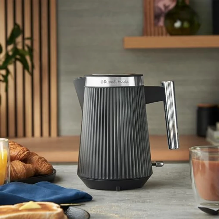 Russell Hobbs Brontë Wasserkocher 1,7L, 2400W, Matt Schwarz mit Silberakzenten, Perfect-Pour-Ausguss, Wasserstandsanzeige, herausnehmbarer Kalkfilter, Push-to-Open-Deckel – Bild 2