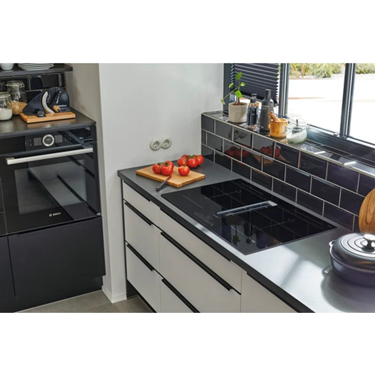 Bosch PVQ811F15E Serie 6 Induktionskochfeld mit Dunstabzug, Einbaugerät, Energieeffizienzklasse B, flexible Zonen 4, Leistungsstufen 17, Breite 80 cm, Glaskeramik, Touch Control, schwarz – Bild 4