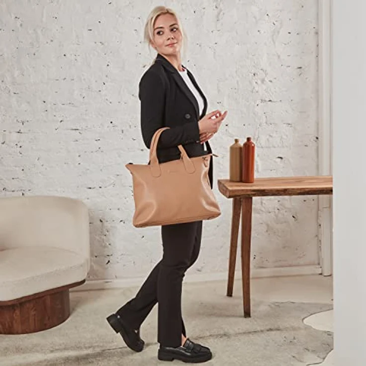 Bugatti Elsa Shopper, hochwertige Tote Bag aus genarbtem Rindleder, Farbe Nude, 38 x 13.5 x 29 cm, inkl. Schultergurt – Bild 6