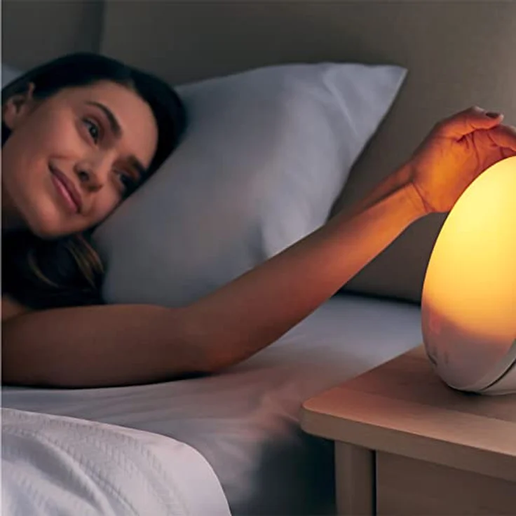 Philips Wake-up Light HF3519/01, Sonnenaufgangssimulation mit 20 Helligkeitseinstellungen, integriertes UKW-Radio, natürliche Wecktöne, dimmbares Licht – Bild 3