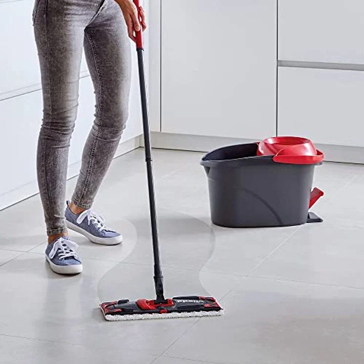Vileda Ultramax Turbo 2in1 Bodenwischer Komplett Set, Wischmopp mit Teleskopstiel, Mikrofaserbezug und Eimer mit Powerschleuder, für alle Hartböden, Stiellänge 75-130cm, Eco-Verpackung – Bild 2