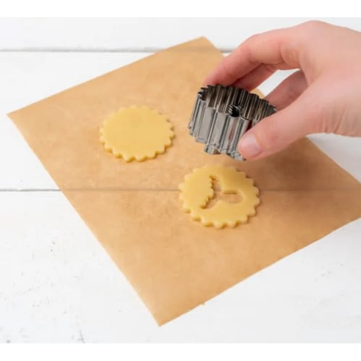 Zenker Ausstecher Linzer mit Herz, Edelstahl 2in1 Ausstecher für Weihnachtsplätzchen und Terassenplätzchen, perfekt für Linzer-Plätzchen, einfach zu reinigen, designed in Germany – Bild 4