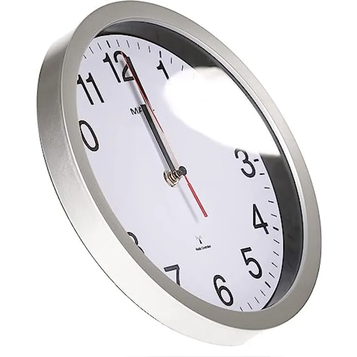 Maul Wanduhr MAULrun Ø 25 cm | stilvolle Funkuhr mit automatischer Zeiteinstellung | ideal für Wohnzimmer, Schlafzimmer, Küche, Arbeitszimmer und Büro | gut lesbar mit großen Ziffern | Silber – Bild 3