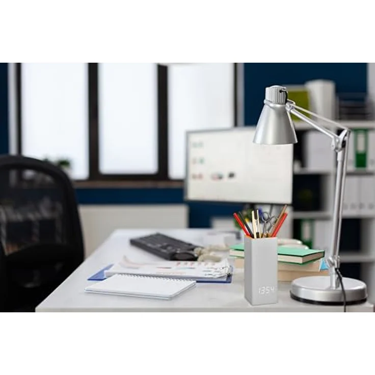 TFA Dostmann Digitaler Wecker Clocco Desk, multifunktionaler Stifte Organizer mit Innenthermometer, Datumsanzeige und Quarzuhr, grau – Bild 5