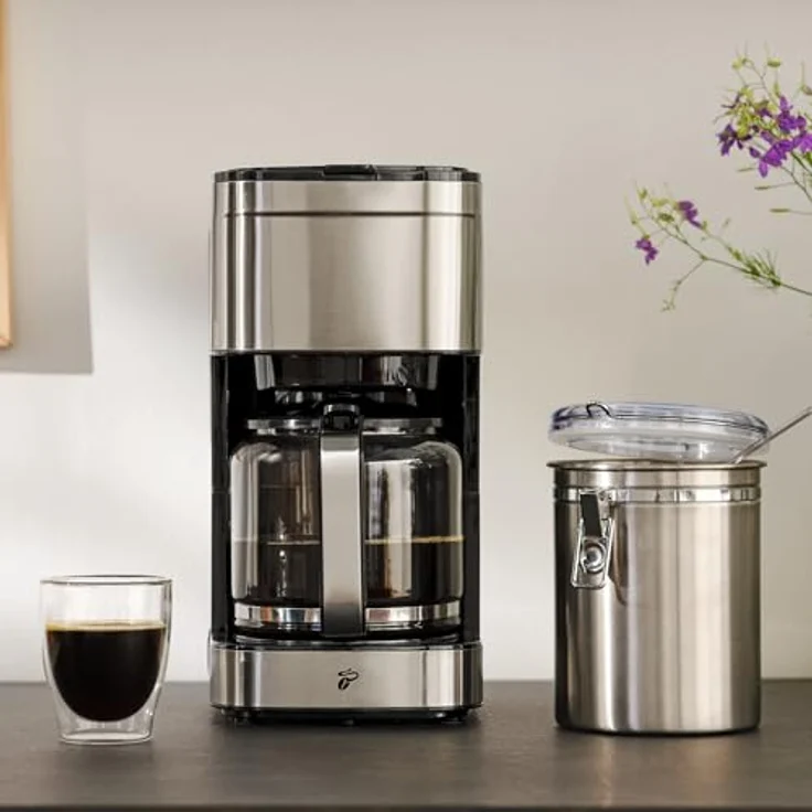 Tchibo Filterkaffeemaschine „Let‘s Brew Elegant“, für bis zu 10 Tassen, 1,25L Aroma-Glaskaraffe, Edelstahl-Warmhalteplatte, Tropf-Stopp, Abschaltautomatik, Edelstahlfarben – Bild 3