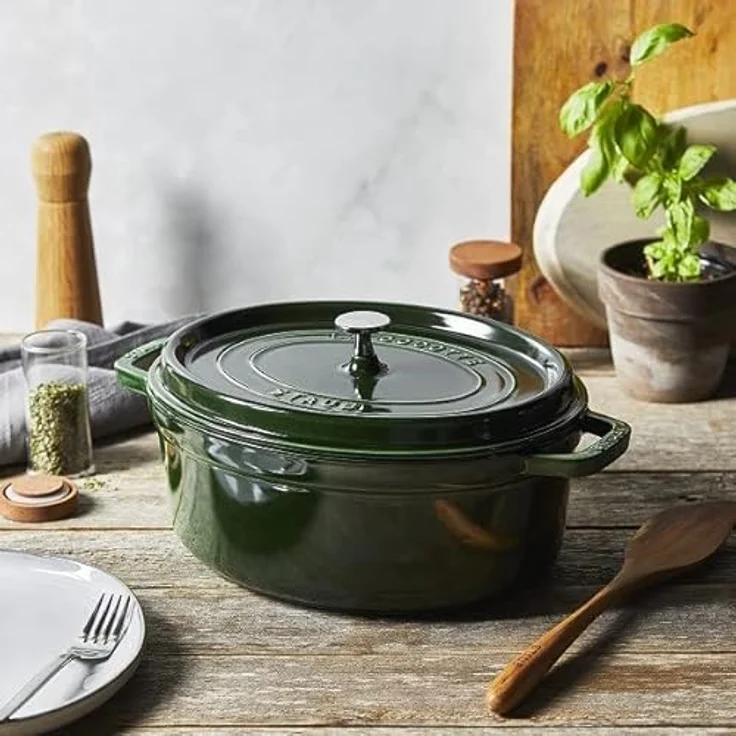Staub 1103185 Cocotte-Bräter, oval mit Deckel 31 cm, 5,5 L, mit mattschwarzer lierung im Inneren des Topfes, basilikumgrün – Bild 7
