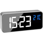 TFA Dostmann Digitaler Wecker mit Spiegeleffekt, 60.2032.54, 2 Alarmzeiten, 16 Wecktöne, mit 4 Helligkeitsstufen, Uhrzeit (AM/PM), mit integrierten Akku, Silber (L) 145 x (B) 32 x (H) 65 mm