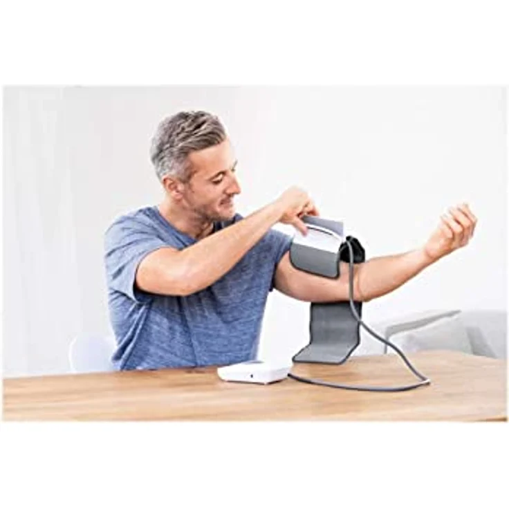 Beurer BM 51 easyClip Oberarm-Blutdruckmessgerät mit innovativer Clip-Manschette für einfaches Anlegen mit nur einem Handgriff, vollautomatische Blutdruck- und Pulsmessung am Oberarm – Bild 2