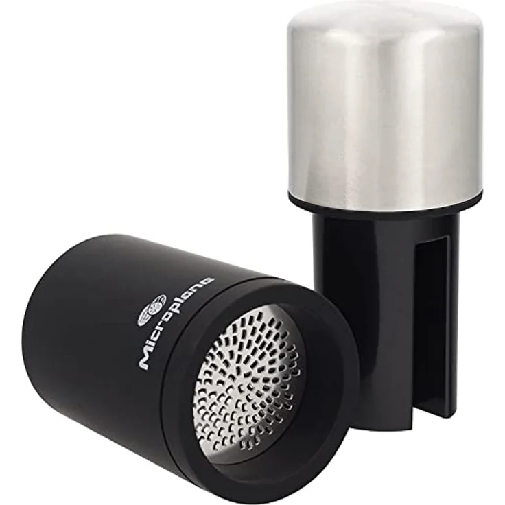 Microplane Gewürzmühle Edelstahl für Muskatnuss Zimt Tonkabohnen – Bild 3