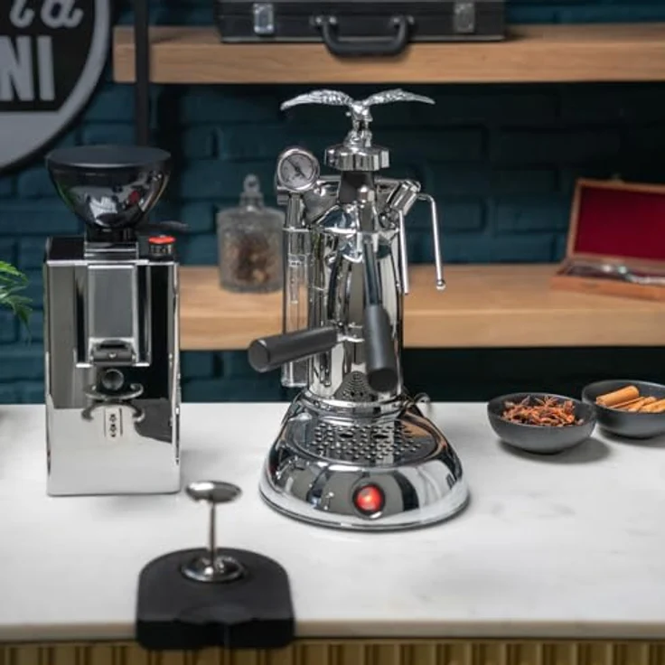 La Pavoni Esperto Milano, Siebträgermaschine in chrom, 950 W, 1,6 l Wassertank, Messinggehäuse – Bild 7