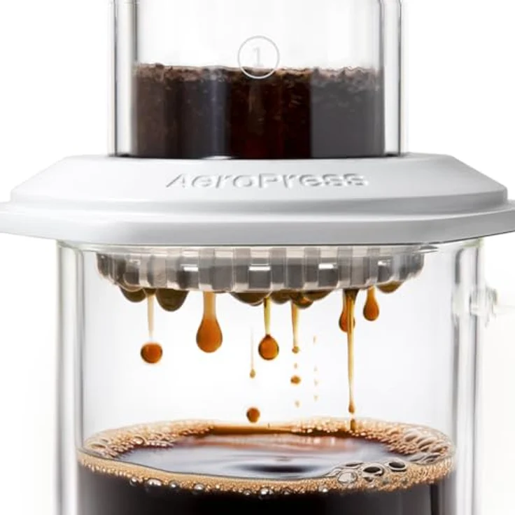 AeroPress Premium Kaffeepresse, 3-in-1 French Press aus Borosilikatglas, Edelstahl & Aluminium, weiß, für geschmackvolle Tassen in 2 Minuten – Bild 5