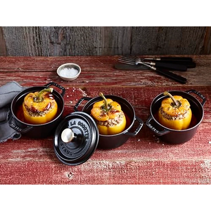 Staub 1101425 Cocotte-Bräter, rund mit Deckel 14 cm, 0,8 L, mit mattschwarzer lierung im Inneren des Topfes, schwarz – Bild 6