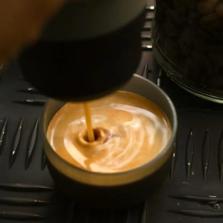 WACACO Minipresso GR2, Espressomaschine für den Außenbereich, Manuell betrieben, 18 Bar, Ultra-klein für Reisen, Grün – Bild 5