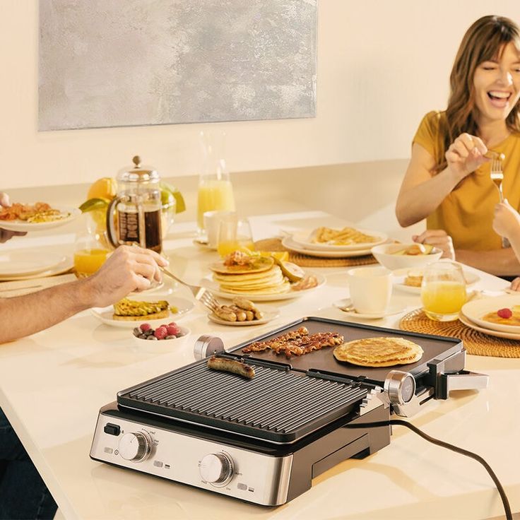 Braun Multigrill 7 CG 7020, Kontaktgrill inkl. Grill- und Flachplatte, Grillpositionen: Kontakt, BBQ, Ofen, Spülmaschinenfeste Platten, Fettauffangschale, 230° Höchsttemperatur, 2000 W, Schwarz/Edelstahl – Bild 6