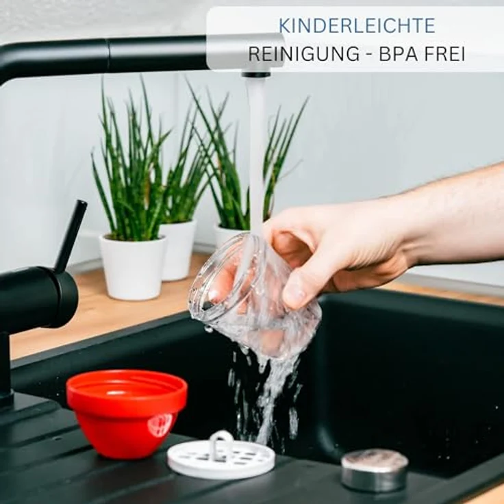 Westmark Mini-Dressingshaker, Schüttelbecher, Mit herausnehmbarer Mixscheibe, Füllvolumen: 0,25 Liter, Kunststoff, Mix-Ei, Rot-Transparent, 30892270 – Bild 5