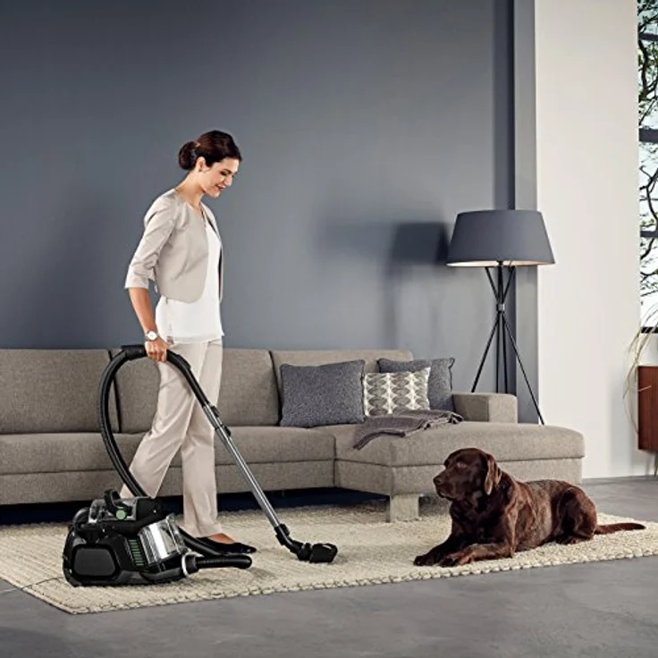 AEG LX7-2-ÖKOX Staubsauger ohne Beutel (55% Recyclingmaterial, inkl. Zusatzdüsen, 750 Watt, 9 m Aktionsradius, 1,4 l Staubbehälter, ergonomischer Handgriff, waschbarer Hygiene Filter, schwarz-grün) – Bild 3