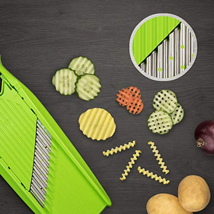 Börner Welle-Waffel PowerLine Gemüsehobel (Grün) • Wellenschneider für Gemüse + Fruchthalter • Wellen-/Waffelschnitt • Kartoffelhobel für Gitterkartoffeln – Bild 3