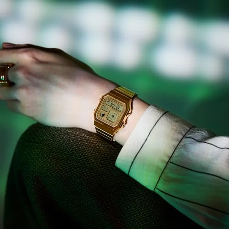 Casio Watch A130WEG-9AEF, Digitaluhr mit analogem Display, Gold Edelstahlband, Kalenderfunktion, Stoppuhr, Alarm, 3 bar wasserdicht, 35 x 40 mm – Bild 3