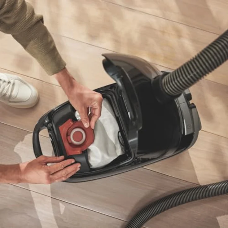 Miele HyClean Pure CO Staubsaugerbeutel mit AirClean-Filter, 4 Stück für Miele Guard M1 Staubsauger, hygienischer Beutelwechsel – Bild 5