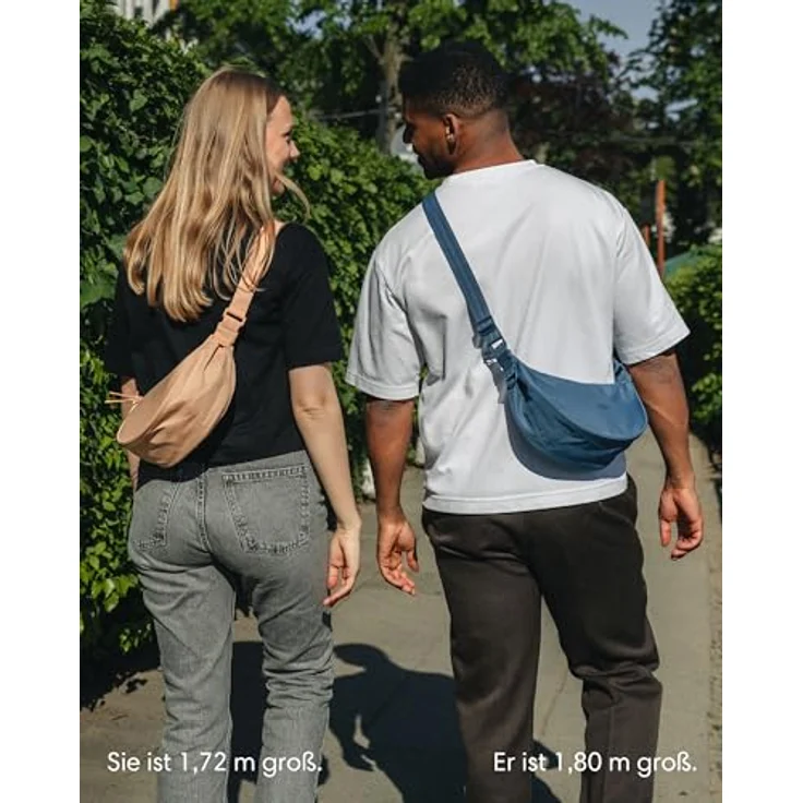 LARKSON Solveig Small Crossbody Bag, wasserabweisende Umhängetasche im Halbmond Design für Damen und Herren, blau – Bild 3