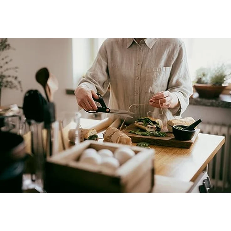 Fiskars Universalschere, Gesamtlänge: 24 cm, Qualitätsstahl/Kunststoff, Functional Form, Schwarz, 1019198 – Bild 4