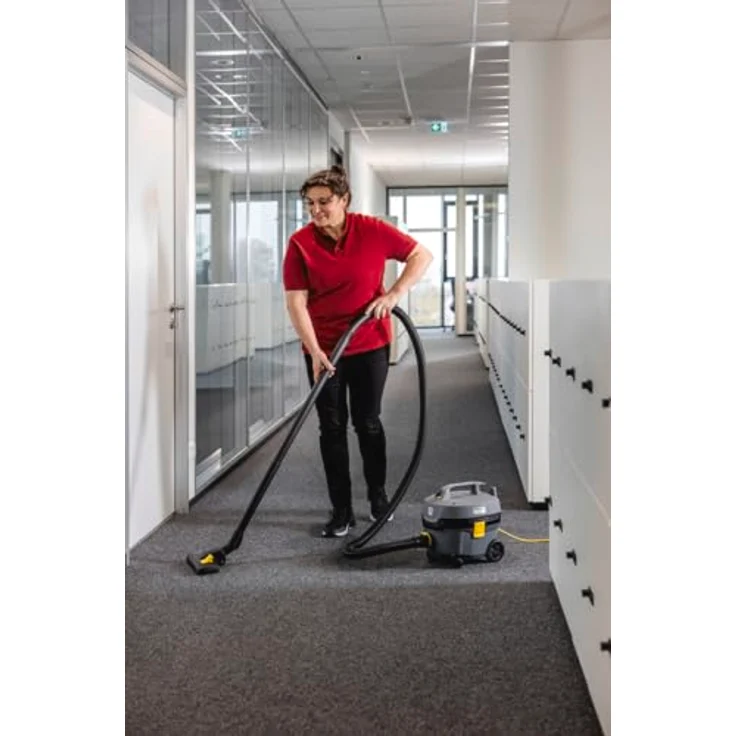 Kärcher T 7/1 Classic ADV Trockensauger, 850 W, 7 Liter Behälter, inkl. Kombi-Bodendüse, Vliesfiltertüte - Gelb – Bild 3