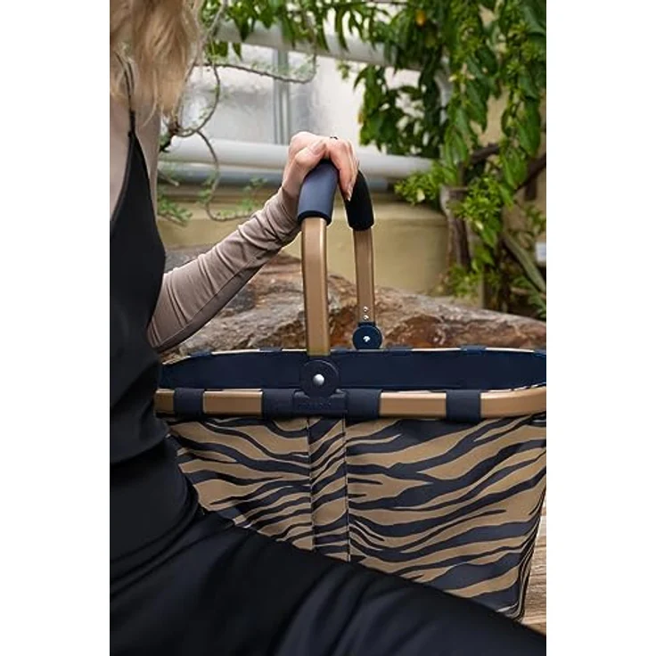 reisenthel carrybag sumatra, Stabiler Einkaufskorb mit 22 l Volumen, wasserabweisendem Design und praktischer Innentasche – Bild 4