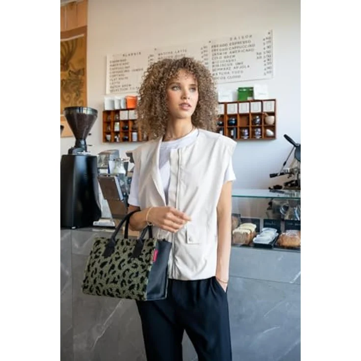 reisenthel daily shopper XS, Einkaufshilfe aus flauschigem Teddy-Material mit Leo-Print, Olivgrün, 4 l – Bild 7