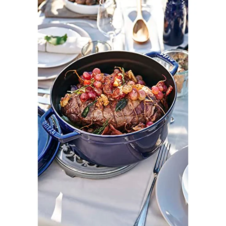 Staub 1102891 Cocotte-Bräter, rund mit Deckel 28 cm, 6,70 L, mit mattschwarzer lierung im Inneren des Topfes, dunkelblau – Bild 3