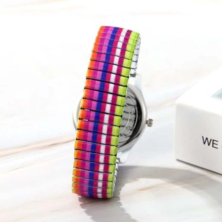 JewelryWe Regenbogen Damenuhr, Boho Armbanduhr mit elastischem Edelstahlband, große arabische Ziffern, 10M wasserdicht, LGBTQ Pride Design – Bild 3
