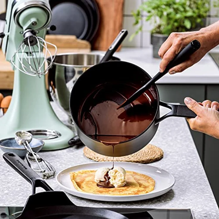 KitchenAid Classic Forged Stielkasserolle (16cm/1,5L), hart anodisiert, PFAS-freie gesunde keramische Antihaftbeschichtung, Induktionsgeeigent, Backofengeeignet, Spülmaschinengeeignet, Schwarz – Bild 2