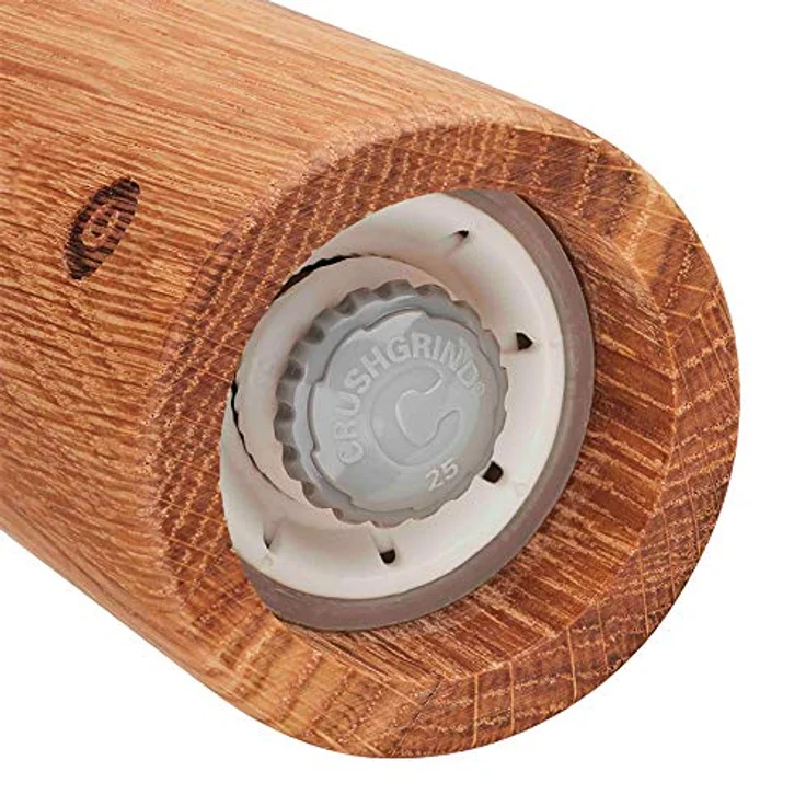 CrushGrind Stockholm Salz- und Pfeffermühlen in Eiche mit Keramikmahlwerk - Kommt in Einer schönen Geschenkbox für den Feinschmecker, 110 mm Eiche - 1 Stück – Bild 3